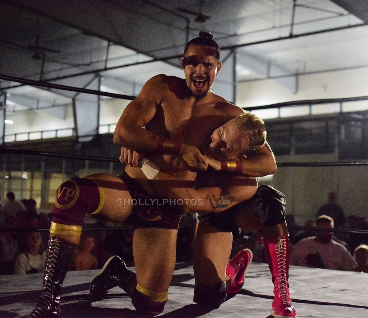 HollyLPhotos's tweet photo. #legacywrestlingalliance • @RodneyWrestles vs. @PrasharOfficial w/#isaiahprince
#thedford #rodneymatthews #vikramprashar #punjabiprodigy #prowrestling #professionalwrestling #indywrestling #photography #sportsphotography #nikon #hollylengyelphotography #hollyLphotos https://t.co/RLwvstyKLS