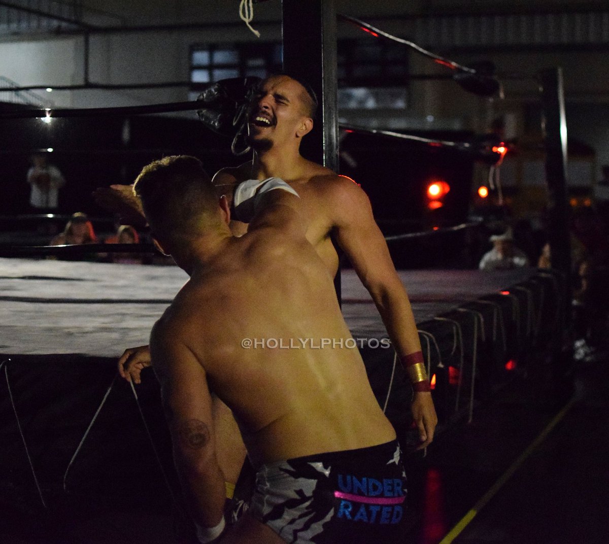 HollyLPhotos's tweet photo. #legacywrestlingalliance • @RodneyWrestles vs. @PrasharOfficial w/#isaiahprince
#thedford #rodneymatthews #vikramprashar #punjabiprodigy #prowrestling #professionalwrestling #indywrestling #photography #sportsphotography #nikon #hollylengyelphotography #hollyLphotos https://t.co/RLwvstyKLS