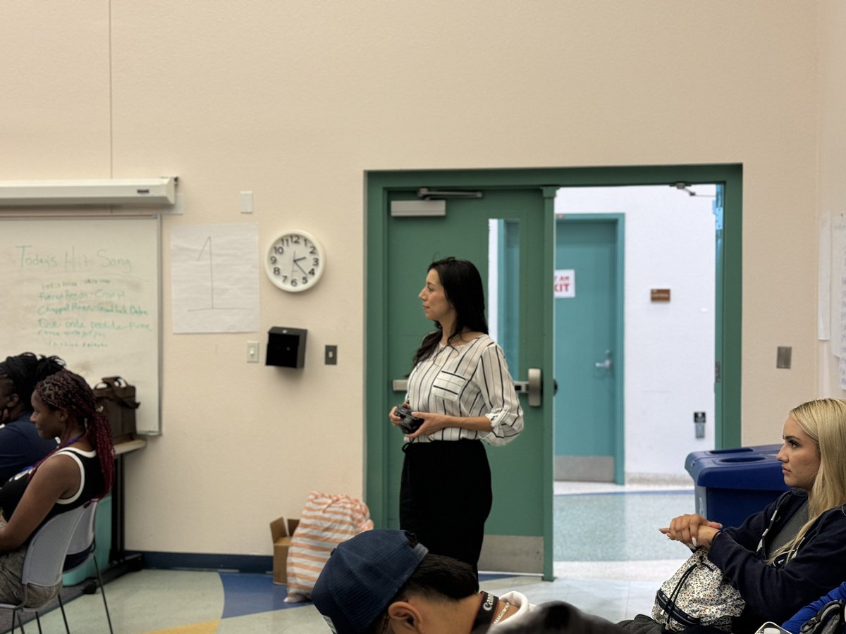 .<a href="/DeCastroverdeLG/">De Castroverde Law Group</a>  talking to youth members and informing them about the many questions they may have about laws in our community. 🏛️🏡