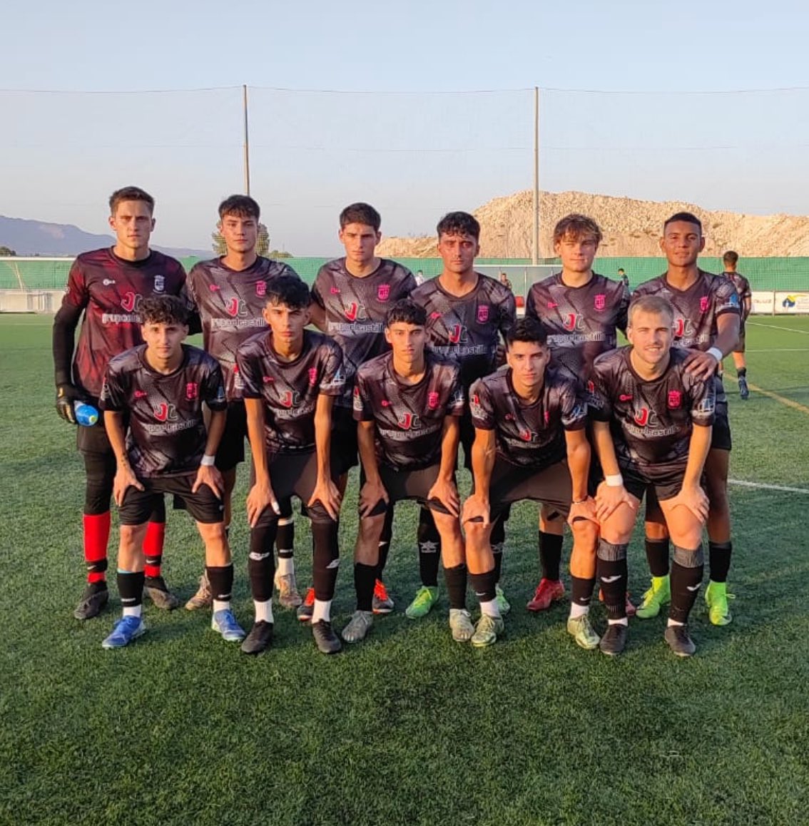 Final del partido en el Luís Rocamora. Muy buen partido de todo el equipo que sigue acumulando trabajo. 💪🏻

📑 4-0

⚽️ Villa
⚽️ Camilo
⚽️ A. Meseguer
⚽️ Pablo Martínez 

#VamosBenferri 
#canteraorihuelabenferri