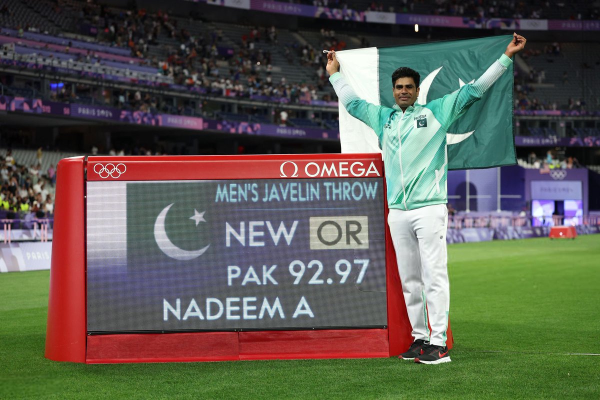 imransiddique89's tweet photo. Two of the most memorable pictures in Pakistan sports 

@shoaib100mph https://t.co/PMZTMRf8zu