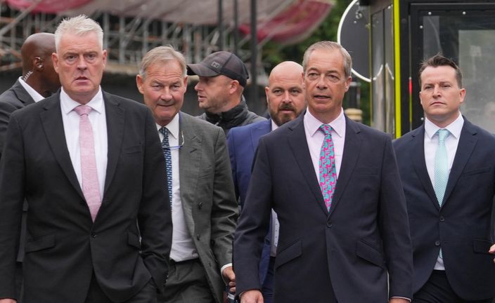 Anyone else think the Faragists should do time for their riots?