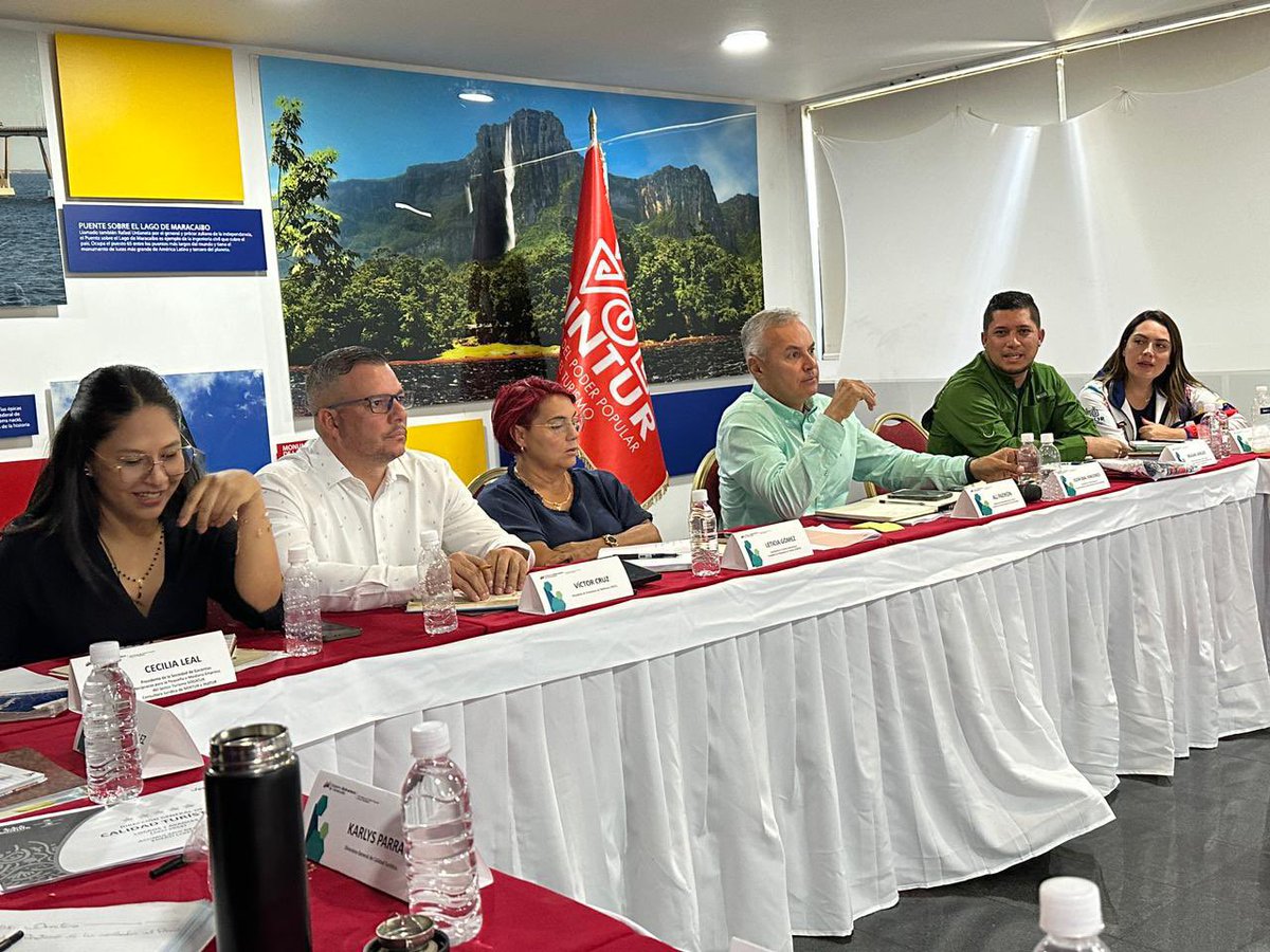 Hoy #08Ago acompañamos a nuestro Ministro de Turismo <a href="/AliErnesto32/">Alí Ernesto Padrón Paredes</a> a la reunión sobre los planes estratégicos para la temporada de vacaciones comunitarias 2024.

<a href="/leticiagomezve/">Leticia Gómez</a> 
<a href="/Braianvargasve/">Braian Vargas</a> 
<a href="/Minturvzla/">Mintur/Motor Turismo</a> 
<a href="/inaturvzla/">Instituto Nacional del Turismo</a> 
<a href="/Inaturdttocapi/">Inatur Dtto. Capital</a>