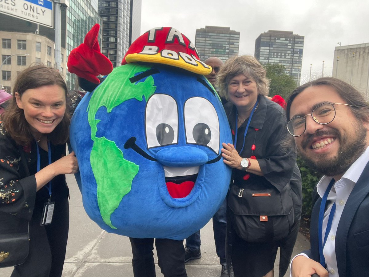 nathalie_beghin's tweet photo. Lutando em Nova York por sistemas tributários progressivos, justos e inclusivos com @SergioChaparro8 e @amskaland 
@GA4TJ https://t.co/8Aq8JkOhPB