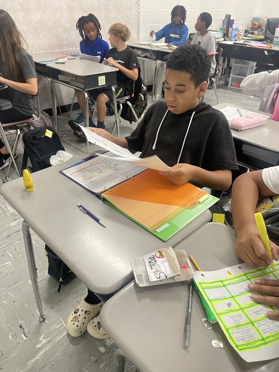 E_Gardner6's tweet photo. Getting organized in 6th grade! Hopefully they’ll be able to find those notes to study next week ;) #WolverinesALRIGHT #WillToWin https://t.co/Tp7YFlXiCL