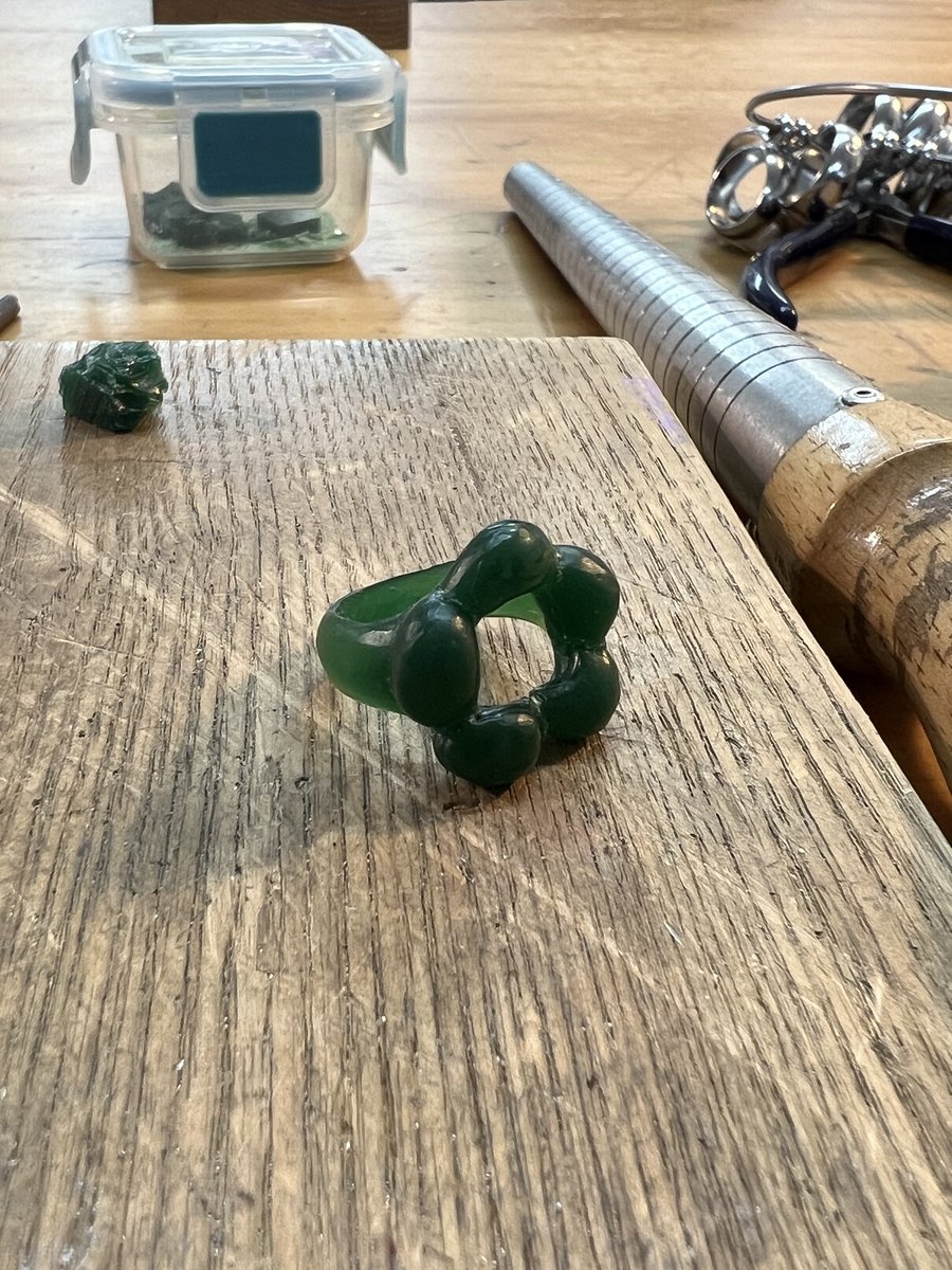 MartinaIsho's tweet photo. I finally finished this bobble puff flower ring yay this took forever to polish 😭 https://t.co/bZmWqP9J4V