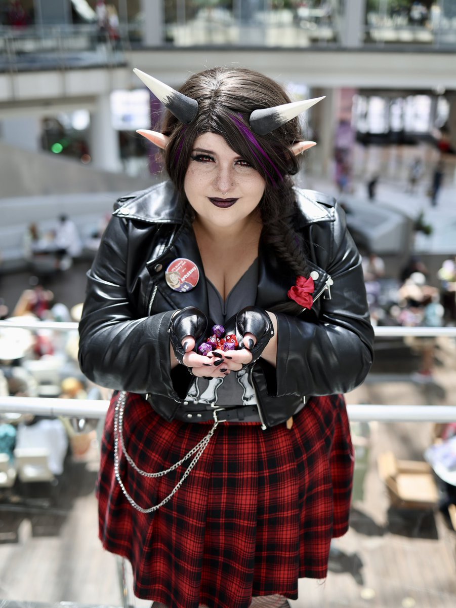 oxioxioxicodone's tweet photo. “𝒀𝒐𝒖 𝒌𝒏𝒐𝒘 𝒘𝒉𝒂𝒕? 𝑰 𝑨𝑴 𝒂 𝒅𝒆𝒎𝒐𝒏!”
—
photography: @vibol_phan 
event: otakon 2024
character: figueroth “fig” faeth 
series: dimension 20’s fantasy high 
—
#fantasyhigh #figfaeth #cosplay #otakon https://t.co/N8Qzkf5r50