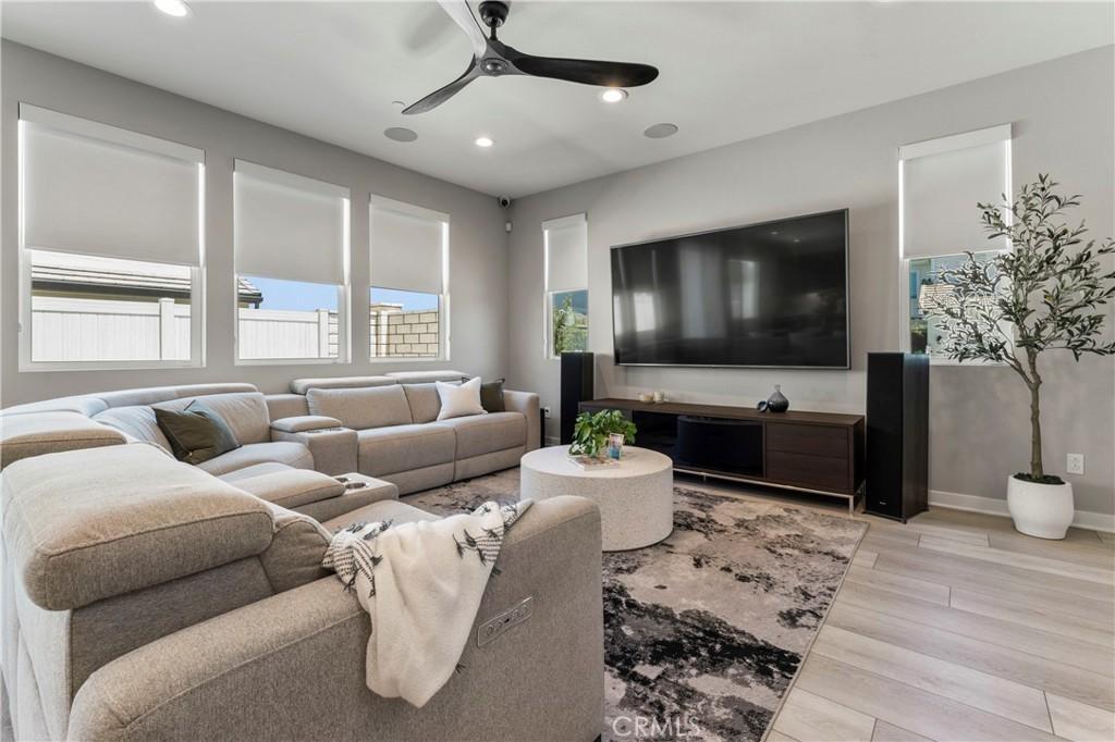 hommati240's tweet photo. 🏡🌟 One time opportunity in charming Park Circle Community in Valley Center. A perfect blend of comfort &amp; tranquility. Inside features a bright/ airy open floor plan w/ high ceilings &amp; expansive windows welcoming natural lights. Nestled on a... https://t.co/7s9irDOzdc

Listed https://t.co/uu3ZGQJTtj
