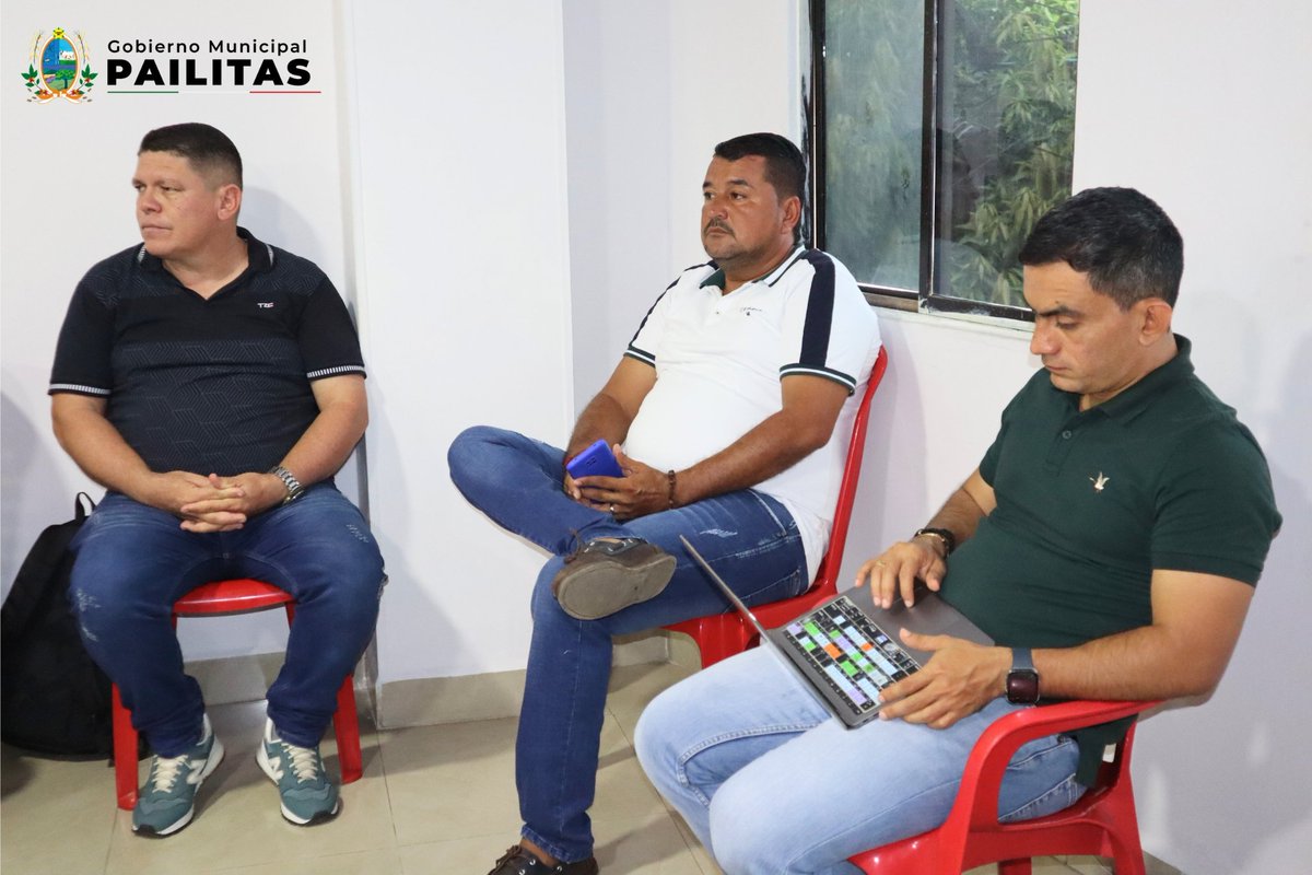 prensaalcaldiap's tweet photo. En Pailitas estamos trabajado articuladamente con la UAEGRTD sobre restitución de tierras para los Pailitenses. 
@URestitucion @ElChamoPailitas https://t.co/3wRiiaGqOA
