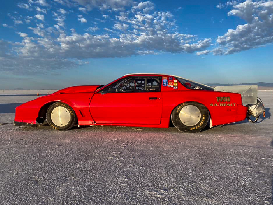 COMPCams's tweet photo. Congratulations to Jeffrey Ferguson of Buckwheat Racing and Jeff Burns Racing Engines on getting the blue hat with a 303mph average record in AA/BFALT class at Bonneville Speedweek 2024! Over 30 miles on that engine with COMP cams! Way to go guys! #COMPWins #noCOMPromise https://t.co/QyZLKpyRc5