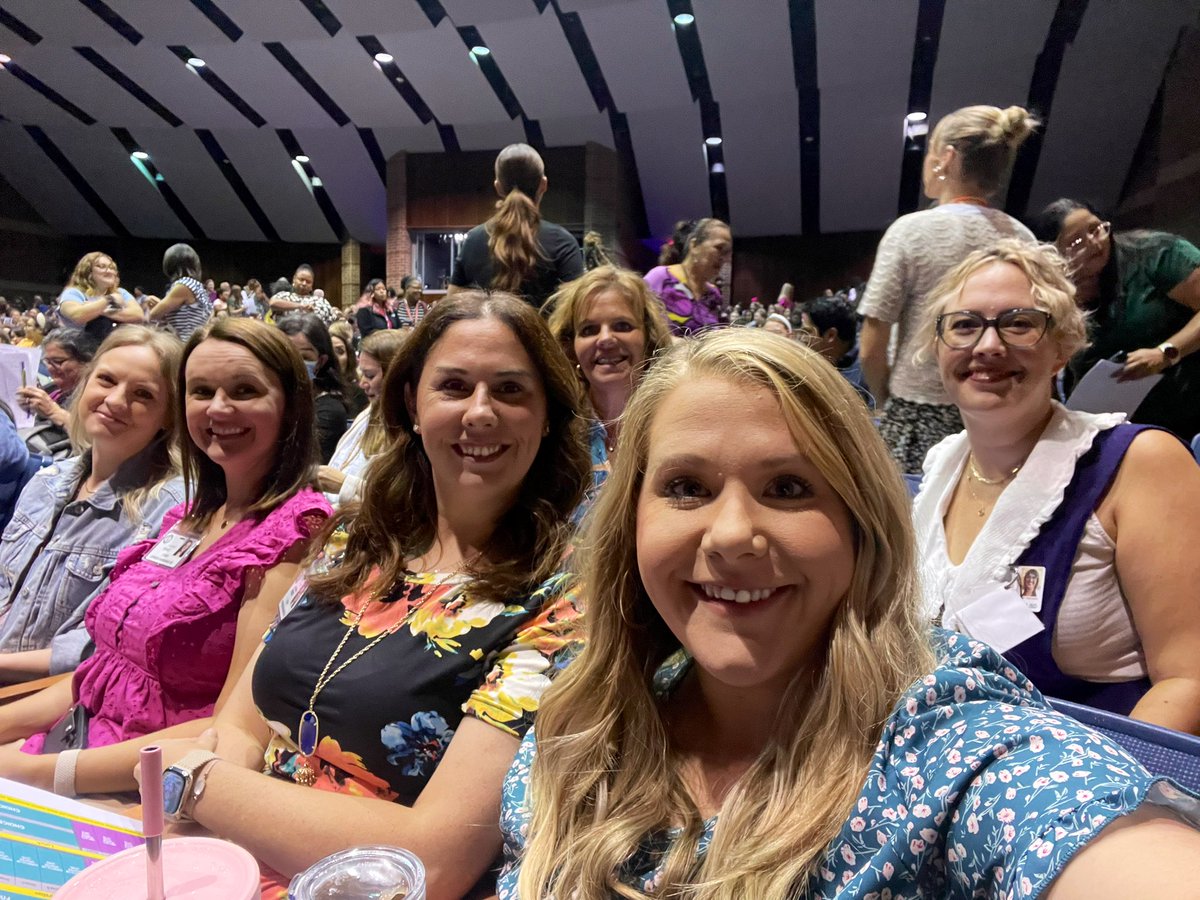 kinderwithmrsa's tweet photo. We are going to have a great year in kindergarten! @CFISDPK1 #pk1glow #loweryproud https://t.co/cI8EPu3Wv4