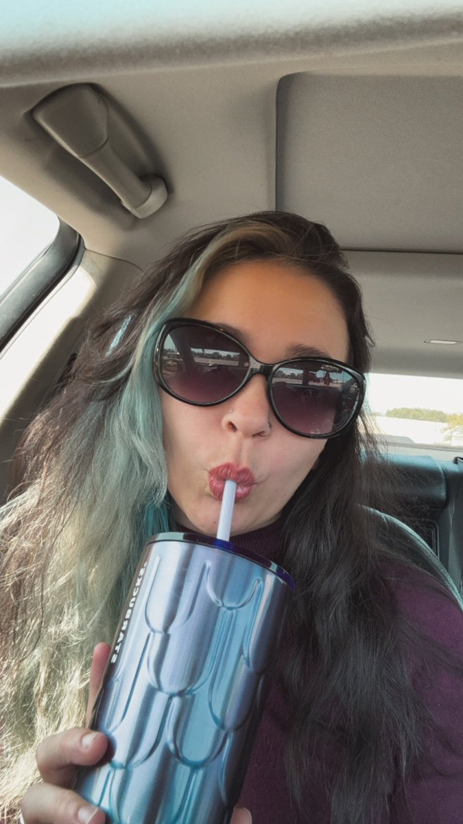 stonergirl_94's tweet photo. https://t.co/2z7GSYrObV