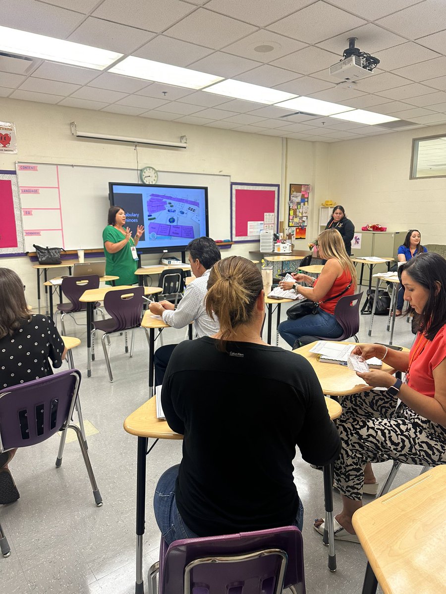 Stephanie Beltran tweet media