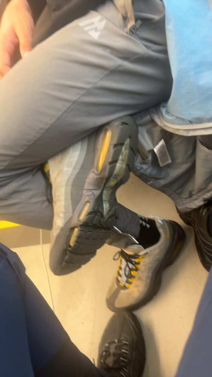 AlphaFeet03's tweet photo. What Mut is next to be stamped on 😂😂

Get into my dms if you wanna be next 😈😈
#findom #finsub #cashmaster #sub #cashfag #paypig #findomfeet 
#bully #drain #domination #humanatm
#dom #financial #forcedbi #socks #twink #amy #armyboots #boottrample https://t.co/bffUTZ51yF