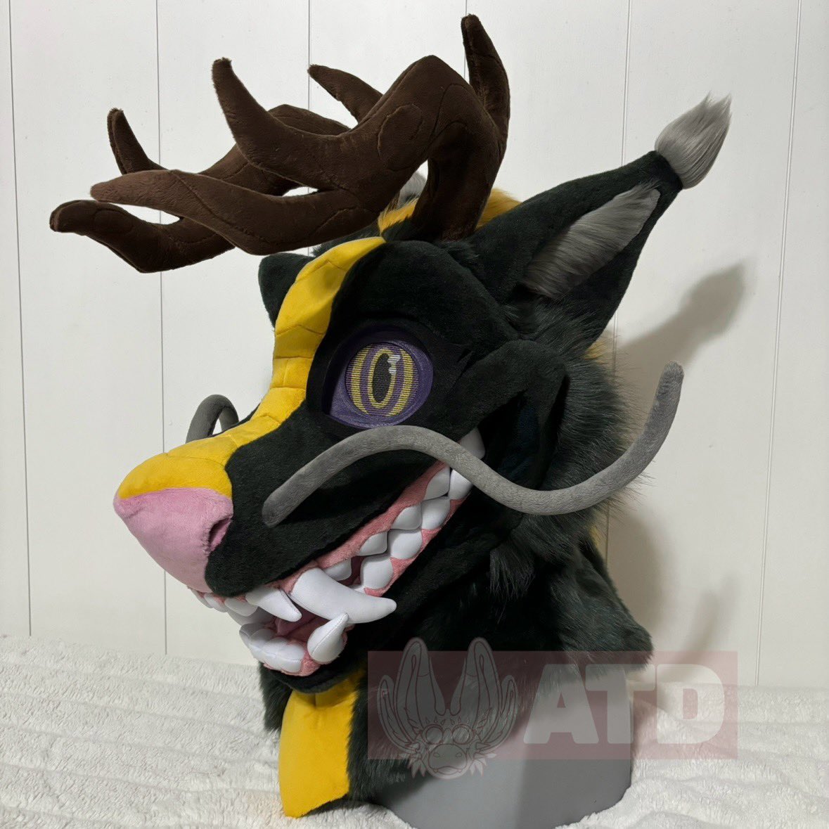 angelthedutchie's tweet photo. Introducing “Her” the eastern dragon for @IceBeastz🐉 She has so many cool features. It was so fun making another toothy dragon! I’m excited to make the rest of Her fullsuit soon!👀 https://t.co/Zr1PMNmloZ