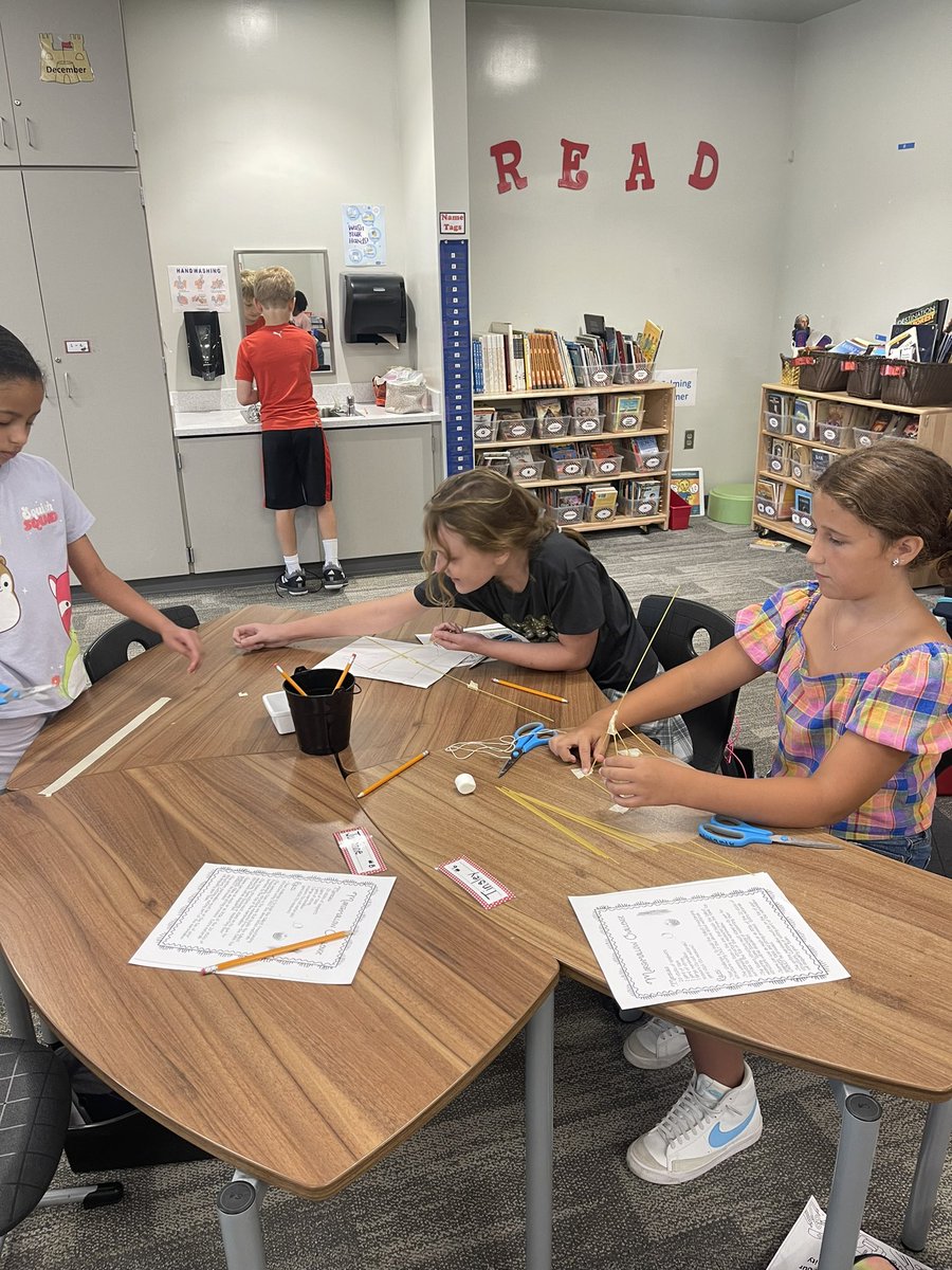 MrsBueningNBE's tweet image. Ss had so much fun with the first STEM activity today- Marshmallow Challenge.  Each group designed the tower first, then built it.  Winning tower was 18 1/2 inches tall @NBEbulldogs #Buildingfriendships