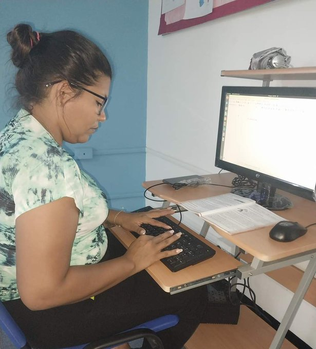 spaciobar08's tweet photo. Desde el Infocentro Obispos, Activos en Taller de formación sobre como transcribir un texto en LibreOffice Writer. Somos #CienciaParaLaVida
#PuebloSonrienteYEnPaz https://t.co/Kqxp1RJ0UP