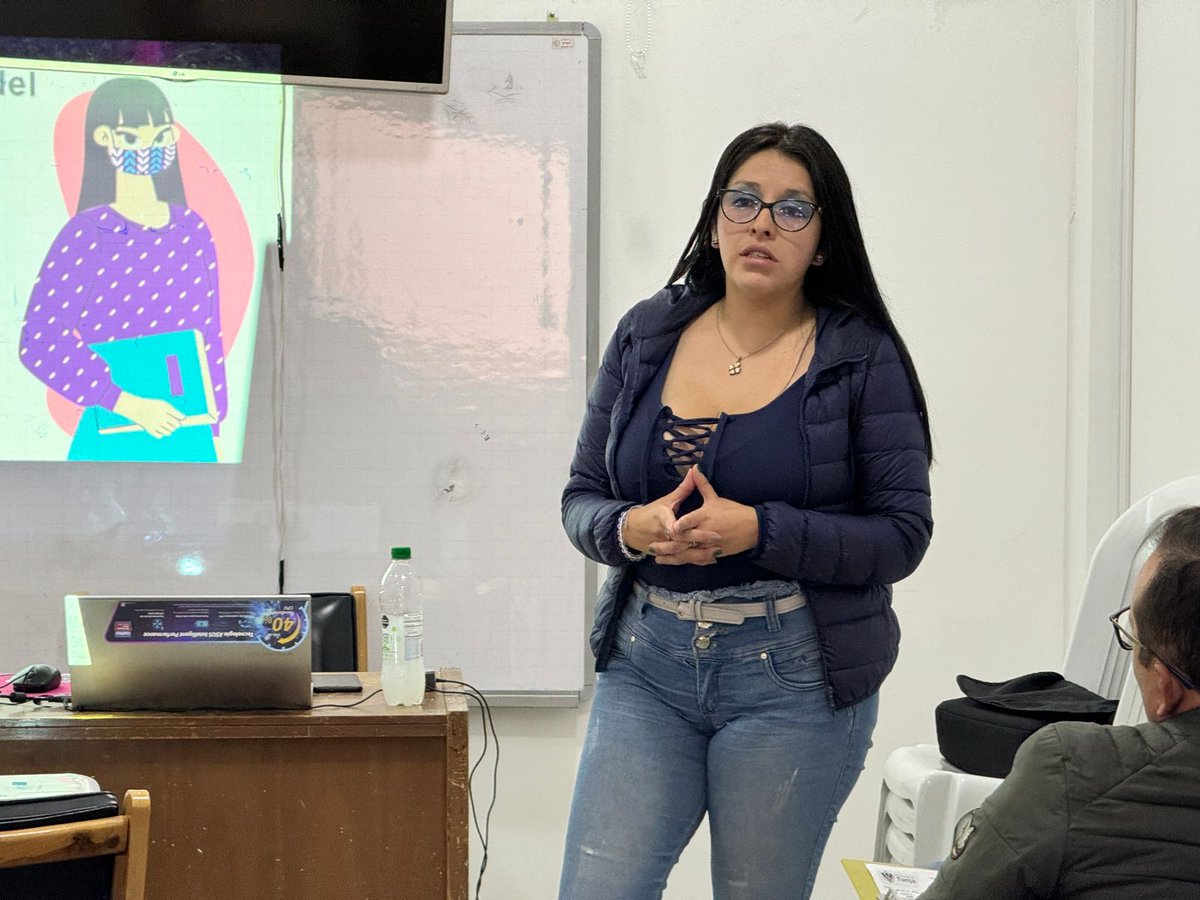 AlcaldiaTunja's tweet photo. Para prevenir las violencias contra las mujeres en los establecimientos públicos donde haya expendido, venta y consumo de bebidas alcohólicas, la @SecMujerTunja brindó capacitación a administradores y staff de estos lugares como parte de la Estrategia #PreguntaporÁngela. https://t.co/TmlqE8VizL