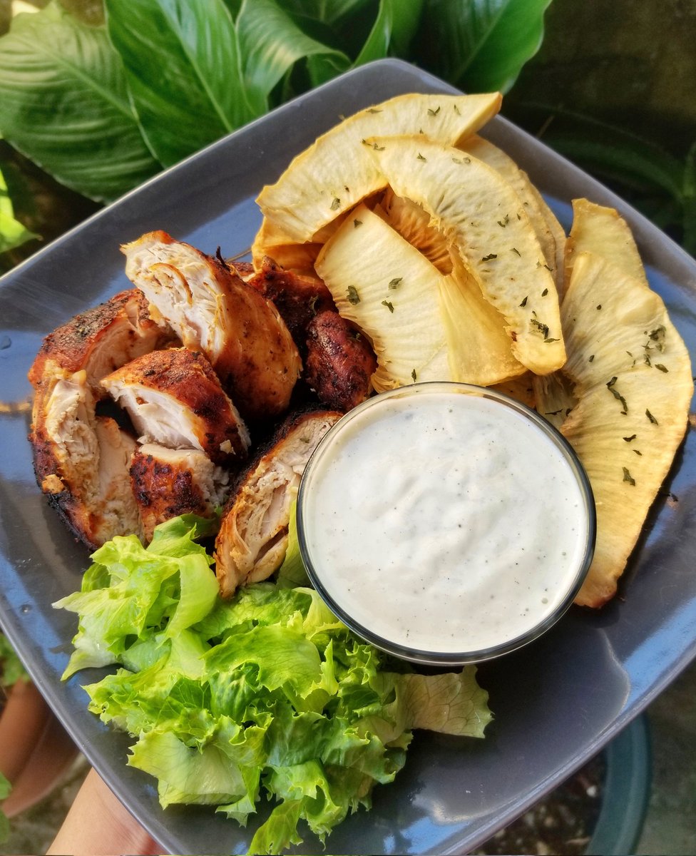 Kassie_AM's tweet image. Roasted Chicken and homemade Breadfruit Chips with some freshly made Shadon Beni Garlic Sauce is on the menu today. 😋