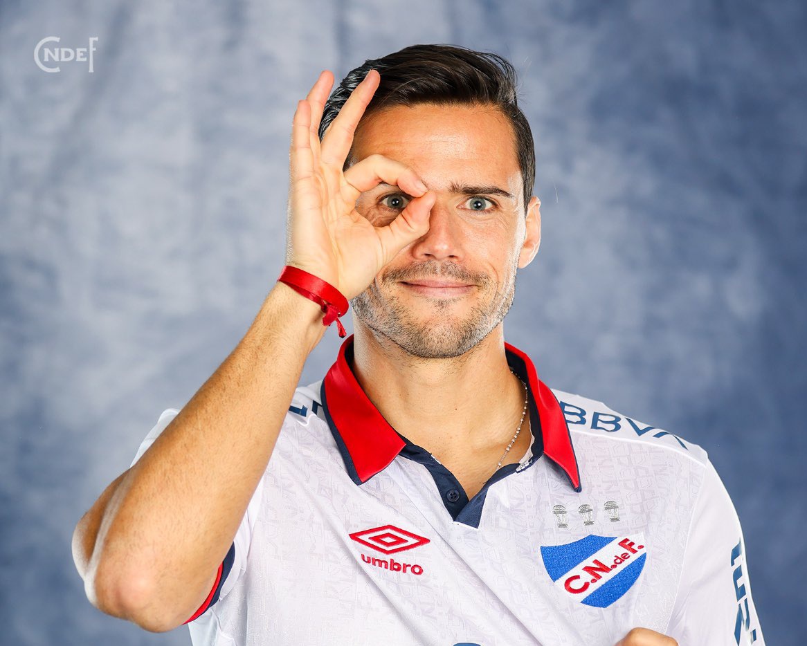 es increíble que la camiseta de Nacional te cambie tanto...