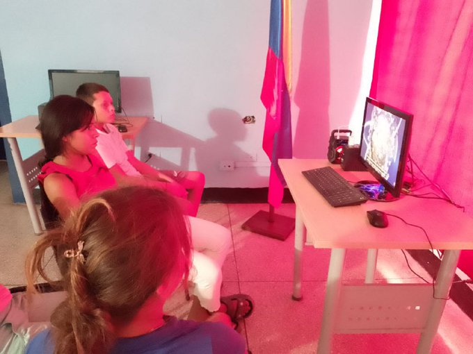 spaciobar08's tweet photo. Desde el Infocentro San Rafael De Canagua, Parroquia Paez, Municipio Pedraza,continua con el plan de Formación donde  se desarrollo el Taller de formación sobre las TIC  con los Niños y Niña.
#PuebloSonrienteYEnPaz https://t.co/BnzEcaAsQO