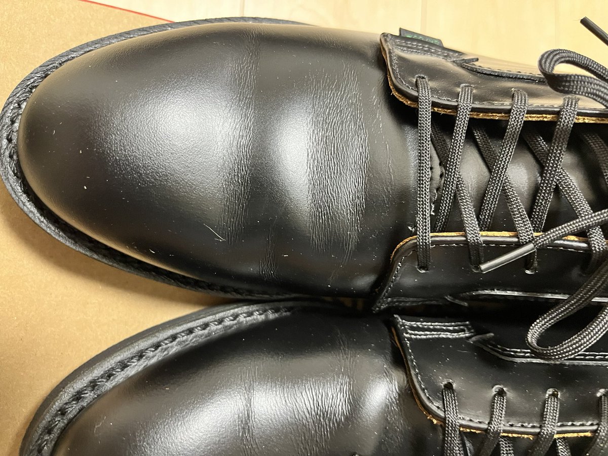 menmen620's tweet photo. 半年待って購入できました。
優しく接近いただいた店員さんありがとうございました。
我慢できず、店から履いて帰りましたのでシワありです😅
暑いですが履き倒します😏

 #REDWING
#ポストマン
#101 https://t.co/O4iMgQmnQb