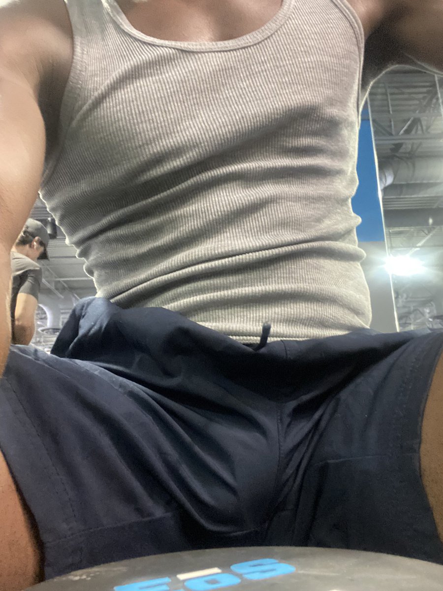 TrainWithMa1n's tweet photo. Bulge watching is good if it can motivate you to exercise. Whatever works π€·πΏββοΈπ
#trainwithma1n #fitnesstrainer #motivation #fitnessisfun https://t.co/d6FEfA5Zg5