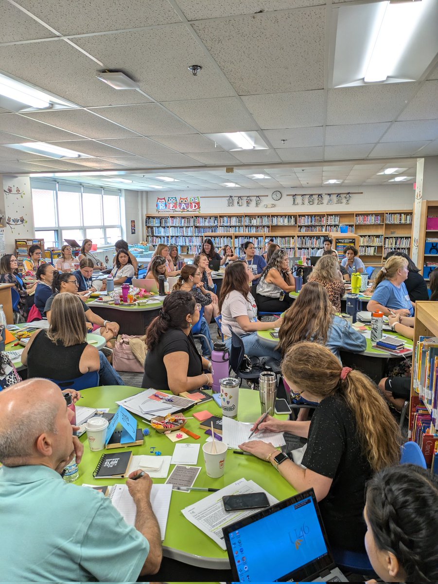 MarcellaSheler tweet media