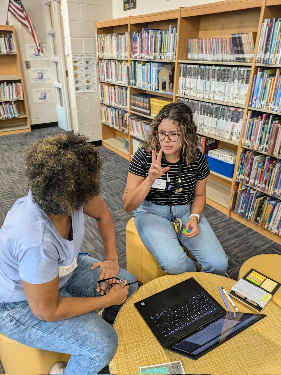 MarcellaSheler tweet media