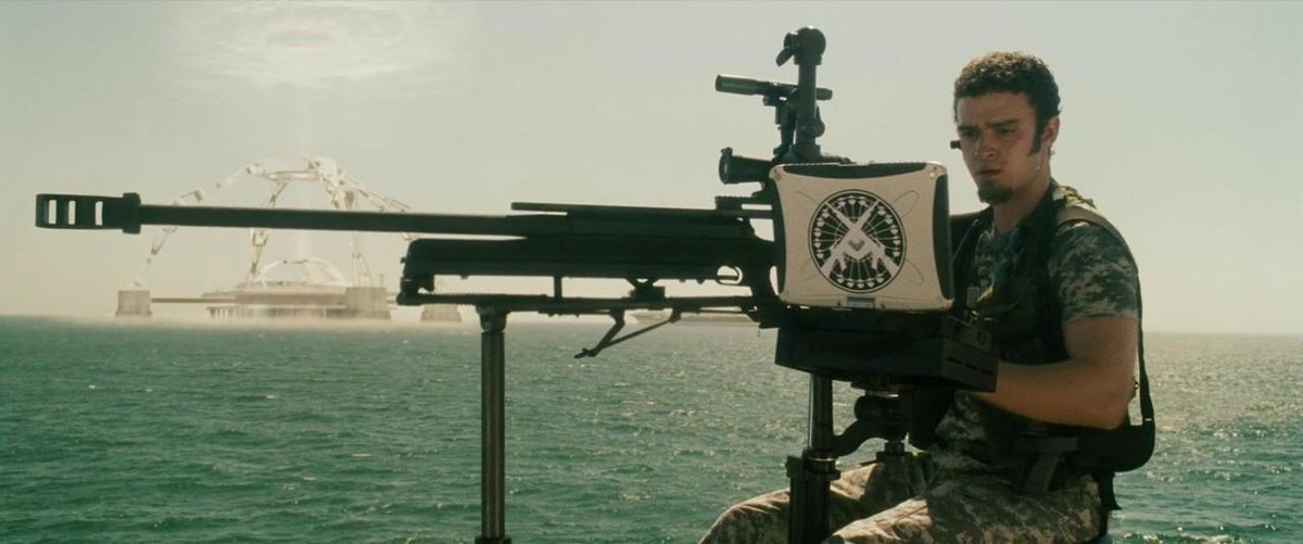 zoeelizabethjpg's tweet photo. PSA: the wonderfully weird, dismayingly prescient American [Fever] Dream that is Richard Kelly's SOUTHLAND TALES is on Prime (free for members) &amp; Tubi (free for all) right now! https://t.co/gPBNj520p1