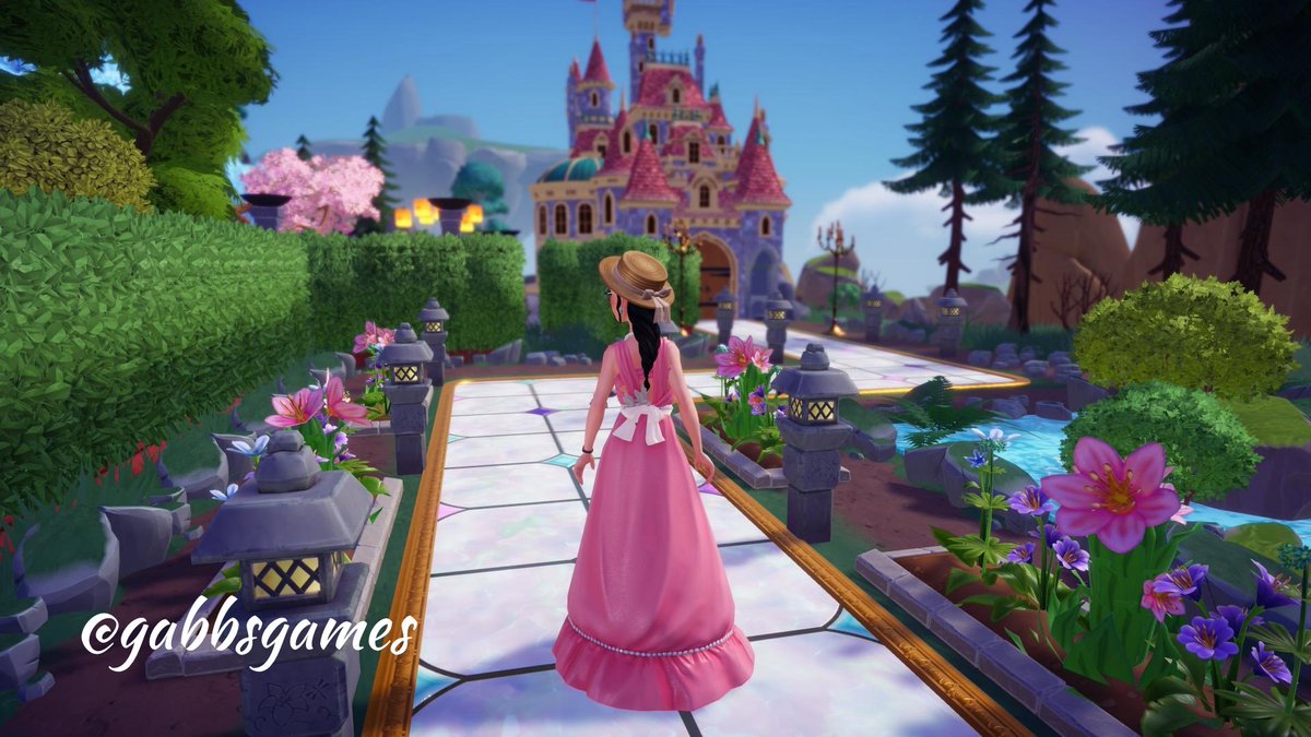gabbsgames_'s tweet photo. Entrance to Beast’s Castle 🩷🥀 

(I still haven’t finished his level 10 quest 🙃)
 
#DisneyDreamlightValley #ddlvbuilds https://t.co/0vD5Nu5sjP