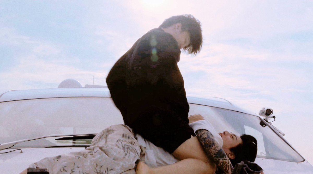 𝘮𝘰𝘰𝘯𝘭𝘪𝘵 𝘯𝘪𝘨𝘩𝘵 (@moonlit_13) on Twitter photo 