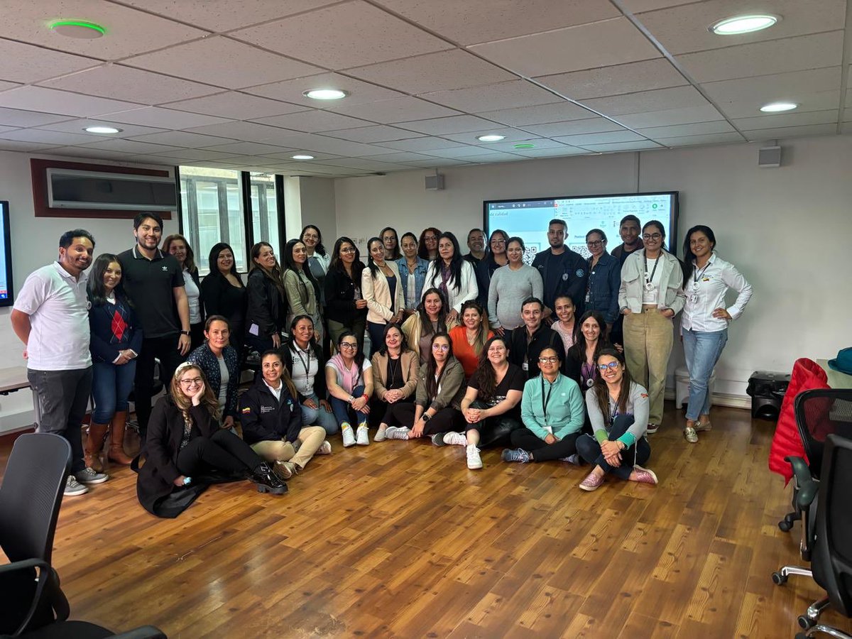 INSColombia's tweet photo. #INSTeCuenta Hoy terminamos el entrenamiento de la base de entrenadores de #VigilanciaBasadaEnComunidad del INS, que apoyarán a los territorios en formar otros entrenadores y así continuar ampliando la #ReVCOM https://t.co/9bUV0z4P5d