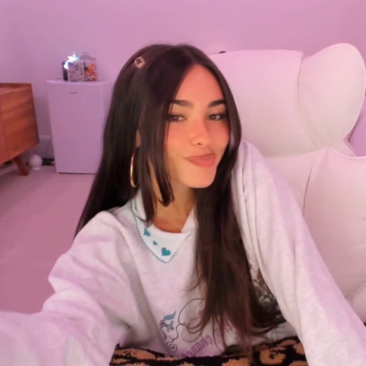 back2defaultt's tweet image. oh how i love you