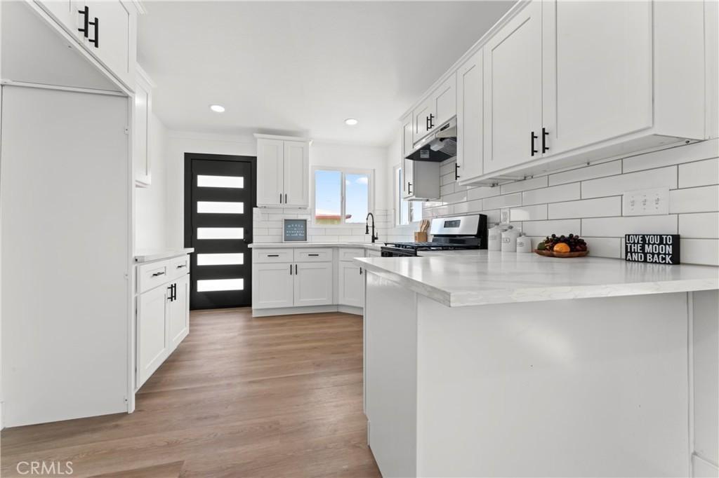 hommati240's tweet photo. 🏡🌟 Welcome this Lovely Property, location, location, location within walking distance to downtown of Joshua Tree. This property offers you Gorgeous views from the front of the home and, natural Desert Landscaping from all angles. Come and... https://t.co/I1nA8pfqad

Listed https://t.co/k5tzpBhKVb