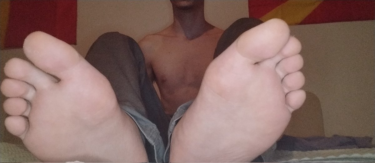 chillm4ster's tweet photo. #teenmaster #teen #master #feet #boyfeet #malefeet #gay #slave #dom #sub #footslave #soles #toes #eu43 #paypigs https://t.co/7ZNHZG6qXc