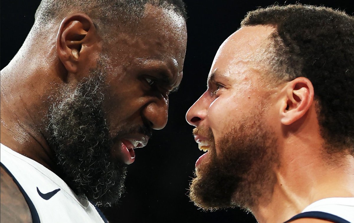 Tarihin en ikonik fotoğraflarından.

LeBron &amp; Curry