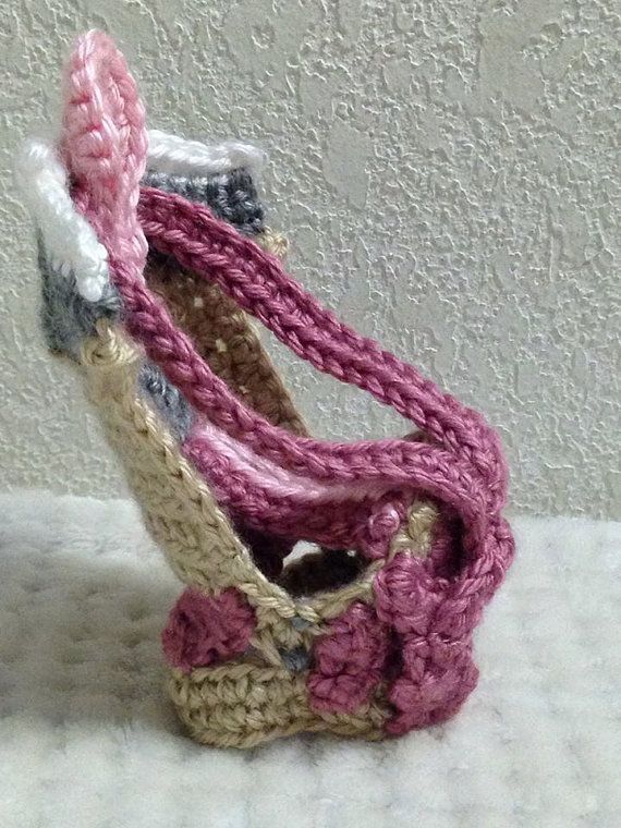 knithacker's tweet image. She Crocheted a Larynx Medical Model And You Can Too! In Case You're Wondering, That's a Voice Box ... 👉 buff.ly/3CwxvS4 #crochet #larynx #voicebox #handmade 🎶