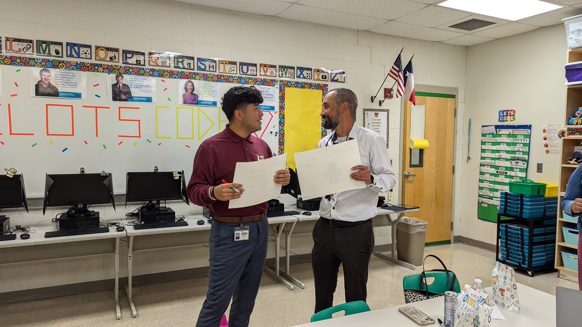 Ocelotscode's tweet image. 🤓🤖We had a very productive 2 days of team learning and planning! We can&apos;t wait to get our little coders back into the Coding Lab to engage them in everything we have planned for them! 

Thank you @vlondrie for stopping by to visit us! #LosFresnosCodes #CodingTheFutureAtLF