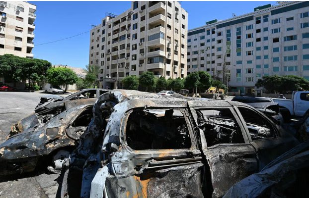 Explosions rock #Syria's western province of Homs.
A series of successive explosions were heard in the al-Shayrat area in the eastern countryside of Homs province on Thursday night.