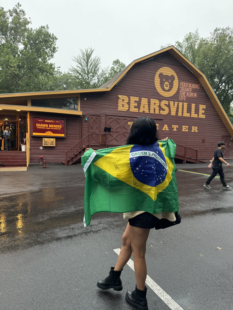 treatybettah's tweet image. tatiane, at 14 years old, would never believe how much her dreams could come true. See you tonight, #Shawn. @ShawnAccess #ForFriendsAndFamilyOnly