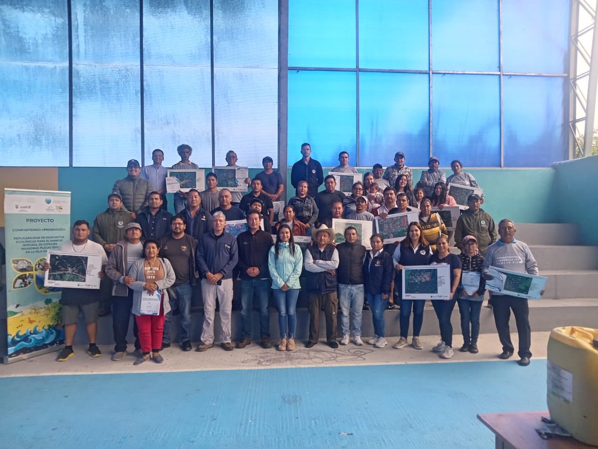 Agricultura_CZ5's tweet image. #Galápagos | Junto a #HEIFER y #FEIG clausuramos el proyecto “Compartiendo aprendizajes: replicabilidad  de respuestas ecológicas para el manejo integral de especies invasoras plagas, en la Isla Isabela” y entregamos 30 planes de manejo a productores. #ElNuevoEcuadorResuelve