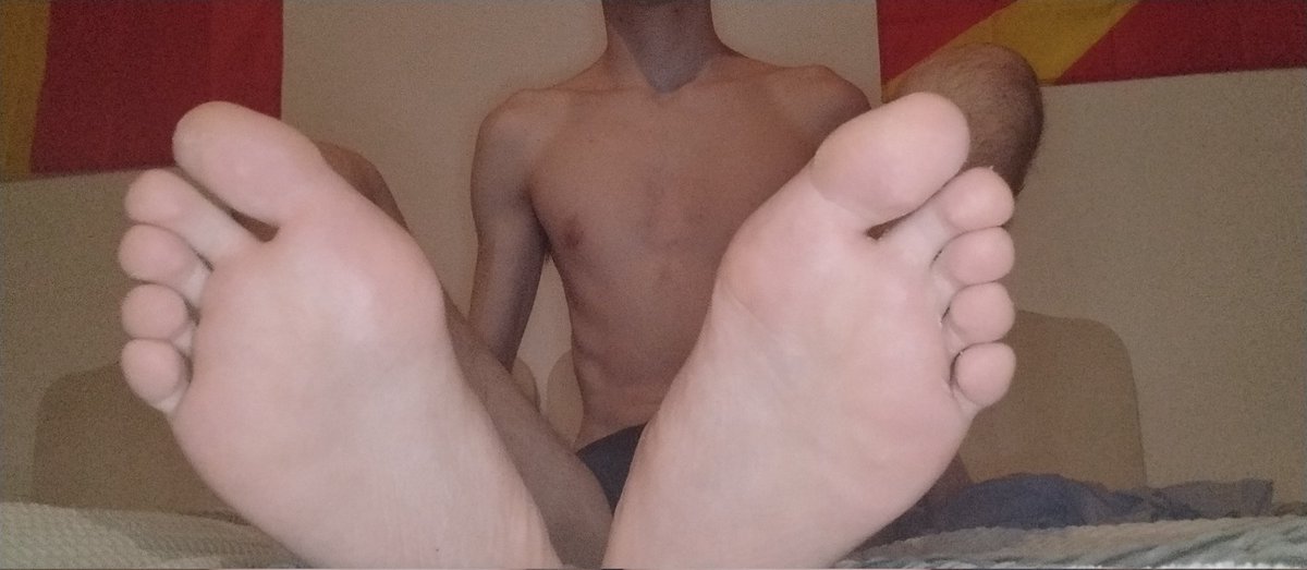 chillm4ster's tweet photo. #teen #feet #master #soles #toes #boy #malefeet #boyfeet #slave #cashmaster #paypig #teenmaster #gay #footslave #eu43 #underwear #teenunderwear #boyunderwear https://t.co/HpIyPiOTyU