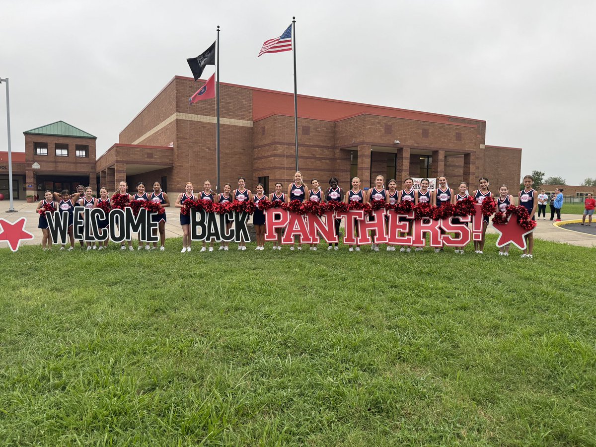 Thank you <a href="/OMS_Chargers/">Oakland Middle School</a> cheerleaders for coming out today to welcome our students back to school!