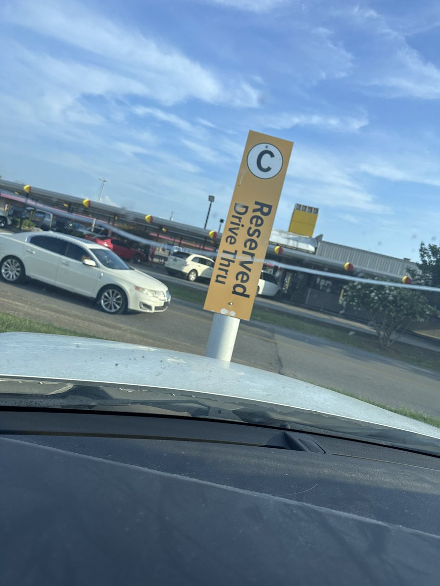 MusicCityChamp's tweet photo. @McDonalds still having to always park at any drive thru I go tooo. Still waiting to hear back from yall from my last tweet. Yall might as well start doing car hops like @sonicdrivein https://t.co/YlkGpueEtu