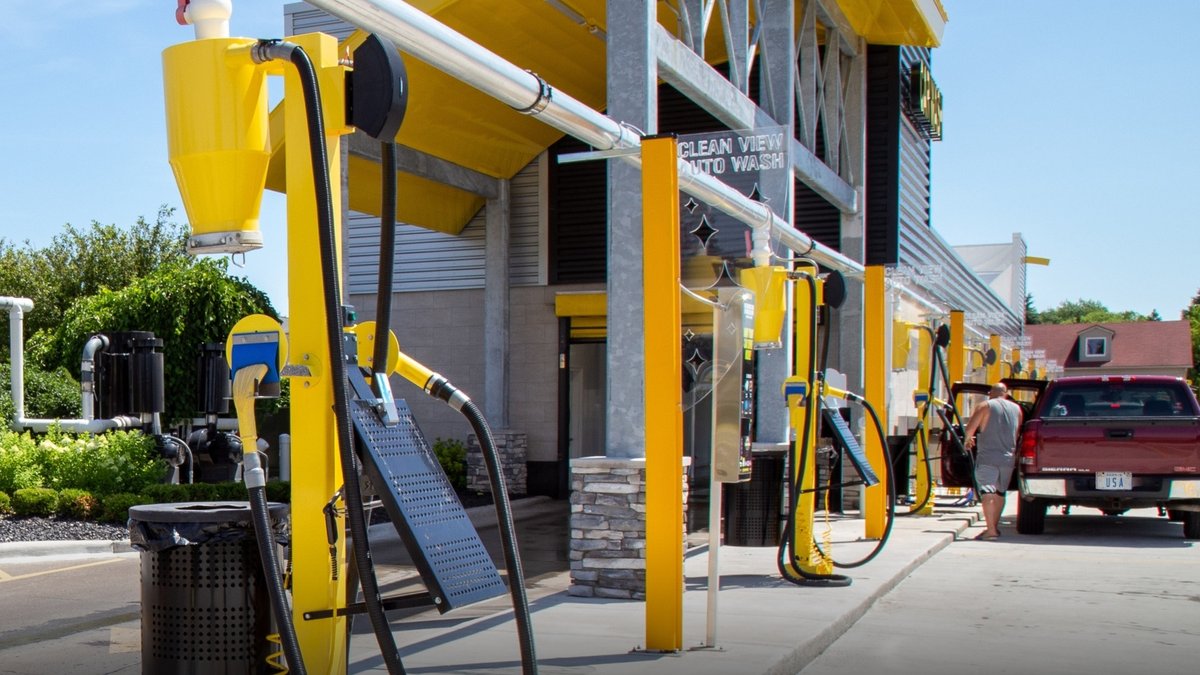 cleanviewauto's tweet image. 🚗🌞 Make the Most of After-Work Traffic! 🌞🚗
Take a break from the road and swing by any of our locations to use our free vacuums. Enjoy the sunshine while keeping your car spotless!

#AfterWorkTraffic #CleanCar #CleanViewAutoWash