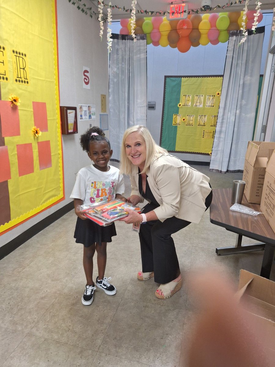 <a href="/FortBendISD/">Fort Bend ISD</a> school leadership helped make our first day of class a success at Glover for our Eagles. Thank you to our leaders for coming out to support our campus! <a href="/deenahill32/">Deena Hill</a> <a href="/RhondaMason14/">Dr. Rhonda Mason</a> <a href="/MelisHubbard1/">Melissa Hubbard</a> <a href="/klratcliff/">Kalethea</a> <a href="/randi_marshall1/">Randi Marshall, Ed. D</a>