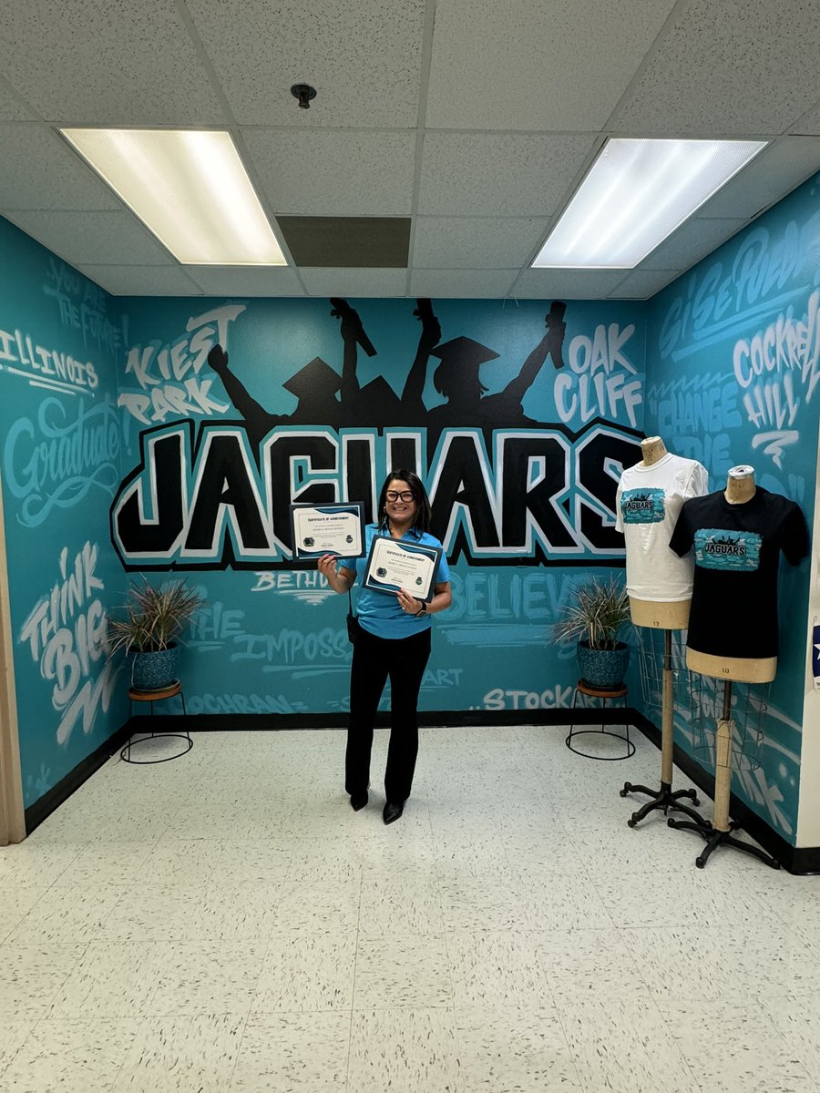 JacobNunez27's tweet photo. Proud of @YeIbarra07 &amp; all the work she does with @molinabtech_ to help create Access &amp; Opportunity! @DallasISDSupt @MRamirezDISD @SHussainDISD @Coachbru3 @TristanLysowski @MolinaHigh @DrBrianLusk @DISD_PTECH_ECHS https://t.co/otCkCfE4JV