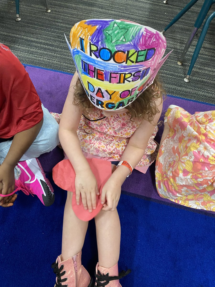 WikMrs's tweet photo. Our first day together was filled with lots of routines and rules! So glad we had time to read “A Wrinkled Heart”, and discuss how words and actions leave permanent lines on our hearts forever ❤️‍🩹
Glad my friends could see why we should always choose to be kind🫶
@chavez_leisd https://t.co/c1LypErDsV