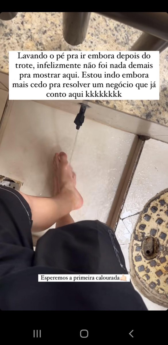 me_donmid's tweet photo. Os pes do @MiguelMartineiz  🤤 https://t.co/z19zZ3lGmj